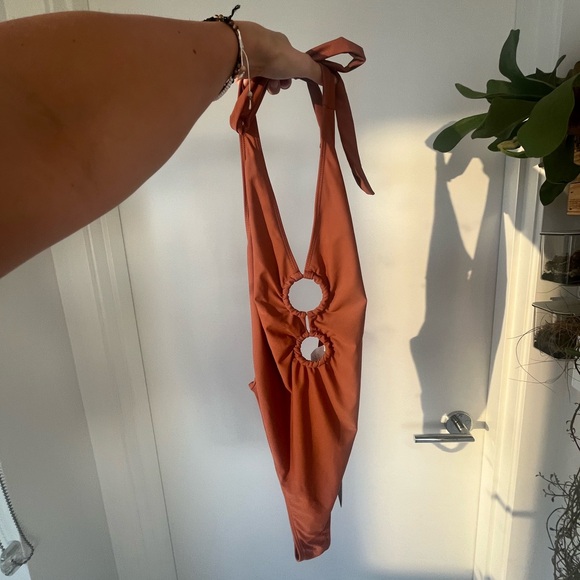 Pretty Little Thing Swimsuit Size US 8 - Picture 3 of 3